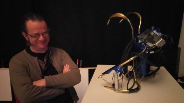 Serge de Laubrier, dans son studio de travail à Puce-Muse, auprès de son méta-instrument (c) Mripois, 2016